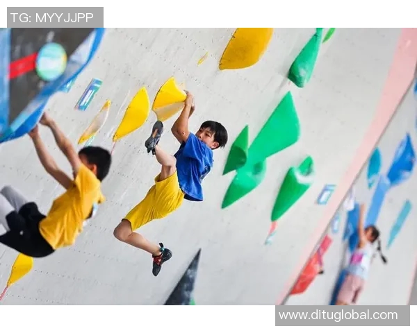 成都攀岩队在世界攀岩锦标赛中以97分领先其他队伍展现强大实力