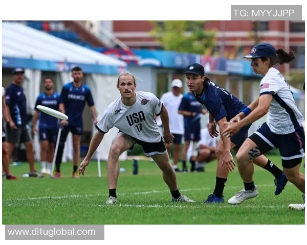 成都飞盘队在攀岩联赛中以56分稳居积分榜首位，表现引人瞩目