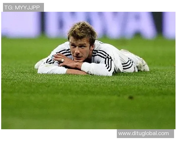 足球明星人纹身贴的魅力与个性展现让你成为球场上的焦点 足球明星人纹身贴的魅力与个性展现让你成为球场上的焦点