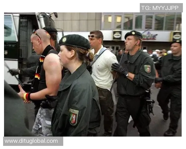 足球明星因赌博被警方抓捕事件引发热议背后的真相与影响分析 足球明星因赌博被警方抓捕事件引发热议背后的真相与影响分析