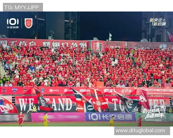 重庆足球队灵活性引发热议球迷与专家观点交锋探讨球队未来发展方向